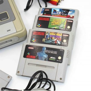 Original SNES Super Nintendo Konsole Gert 1 Controller & 8 Spiele gebraucht