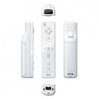 Es sind 2 zur Konsole passende Wii Remote Controller vorhanden und intakt [Wii]